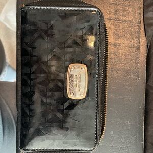 Micheal kors wallet
